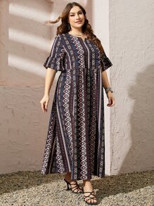 Mulvari Plus Geo Print Notched Neckline Smock Dress