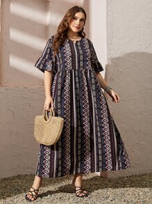 Mulvari Plus Geo Print Notched Neckline Smock Dress