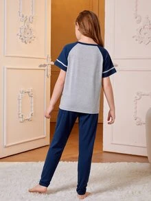 SHEIN Girls Letter Graphic Contrast Raglan Sleeve PJ Set - Multicolor - View 2