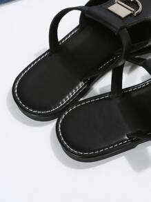 時尚黑色涼拖適用於女士金屬裝飾針腳細節涼鞋