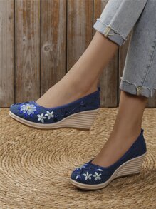 女士花卉刺繡坡跟牛仔淺口坡跟鞋