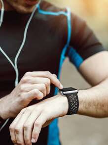 St.siabe Pulseiras esportivas perfuradas respiráveis de silicone macio, compatíveis com Apple Watch Series 38 mm/40 mm/41 mm/45 mm/44 mm/42 mm/49 mm, pulseiras à prova d'água adequadas para homens e mulheres usarem com Apple Watch Ultra SE S10/9 8 7 6 5 4 3 2 1