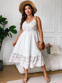 SHEIN Clasi 大碼幾何印花流蘇前繫帶吊帶連衣裙 - 白色 - 查看 3