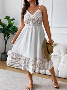 SHEIN Clasi 大碼幾何印花流蘇前繫帶吊帶連衣裙 - 白色 - 查看 4