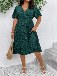 SHEIN Clasi 大碼豹紋印花蝴蝶袖繫腰帶連衣裙 - 墨綠色 - 查看 4