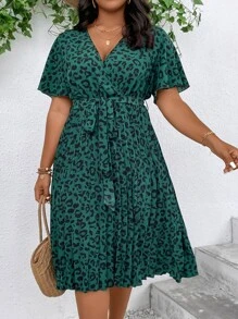 SHEIN Clasi 大碼豹紋印花蝴蝶袖繫腰帶連衣裙 - 墨綠色 - 查看 5
