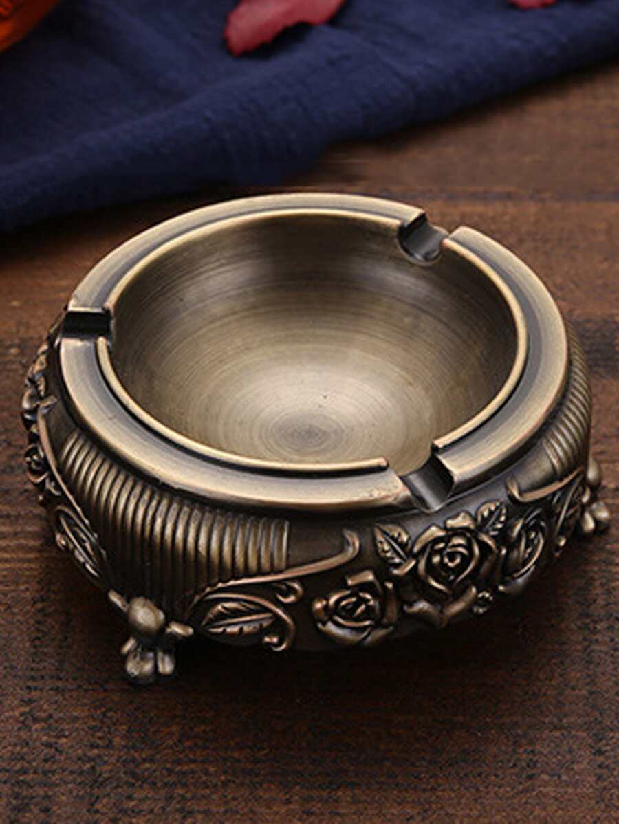 1入組鋅合金煙灰缸歐式花卉細節家用辦公桌煙灰缸 - 銅色 - 查看 1