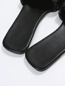 Flat Slippers For Women New Summer Beach Sandals With Fashionable Design