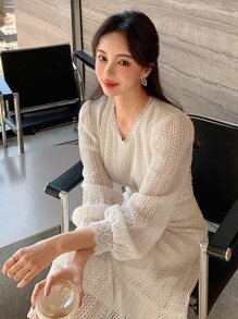 DAZY 素色V領燈籠袖荷葉邊連衣裙