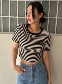 DAZY 條紋印花短版t恤 - 黑與白 - 查看 5