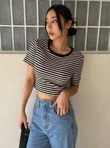 DAZY 條紋印花短版t恤 - 黑與白 - 查看 7