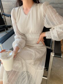 DAZY 素色V領燈籠袖荷葉邊連衣裙