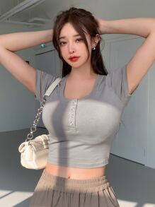 DAZY Nút Nửa Tay Raglan Áo phông Crop - Xám - Xem 7