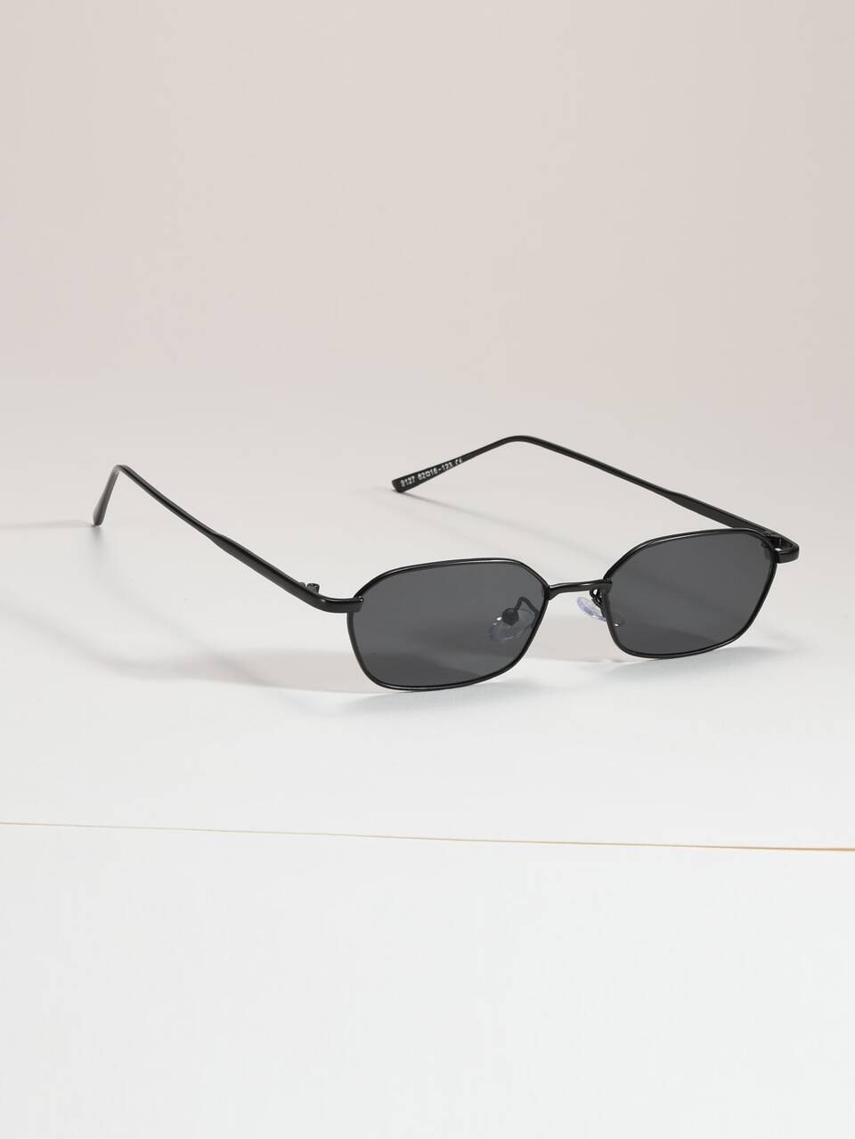 Retro Metal Frame Fashion Glasses Black Glasses Shades Beach Accessories Beach Accessories For Women Glasses Shades For Summer Beach Vacation,Outdoor,Travel