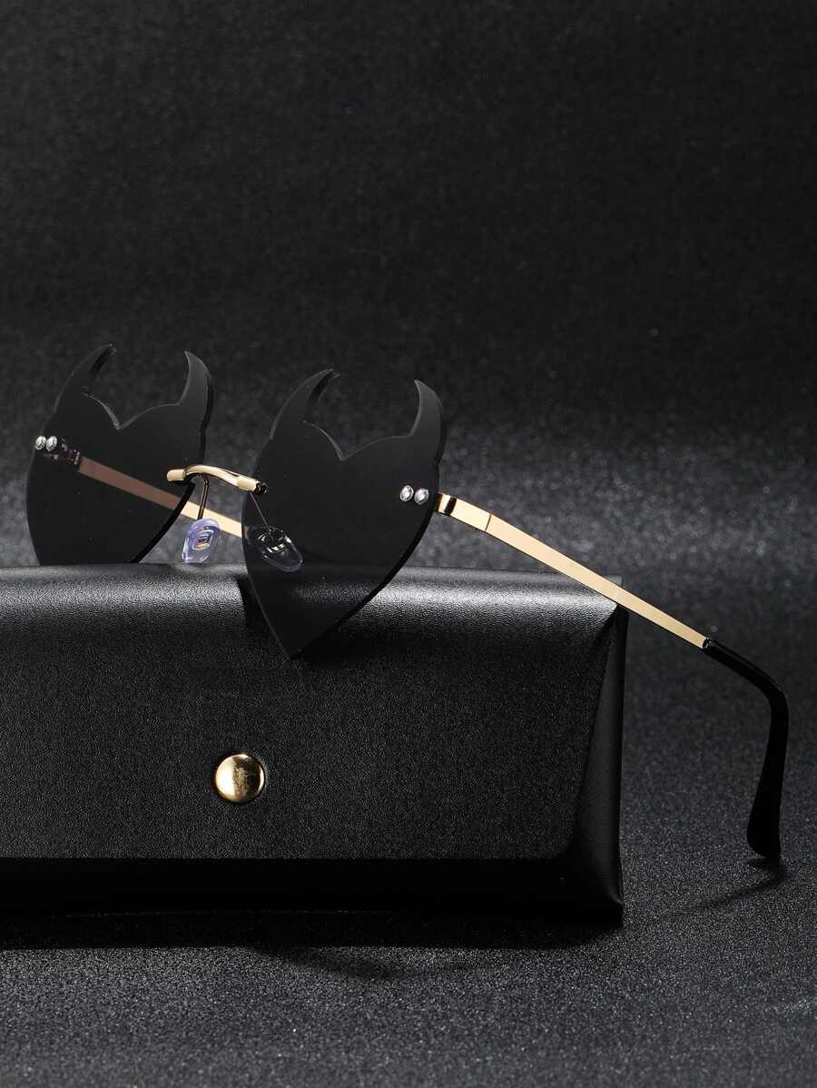 1pc Men's Devil Horn Halloween Gradient Fashion Glasses, Suitable For Different Seasons, Suitable For Parties, Parades, Punk Style Cyber Love Shaped Decoration, Suitable For Personalized Occasions, Comes With Eyeglass Cord. Color Variation: Black, Red, Purple, Green. - Black - View 1