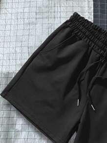 Manfinity Hypemode Pantalones cortos con estampado de rosas y cordón en la cintura para hombres, pantalones cortos con diseño de dibujos animados para hombres - Negro - Ver 3