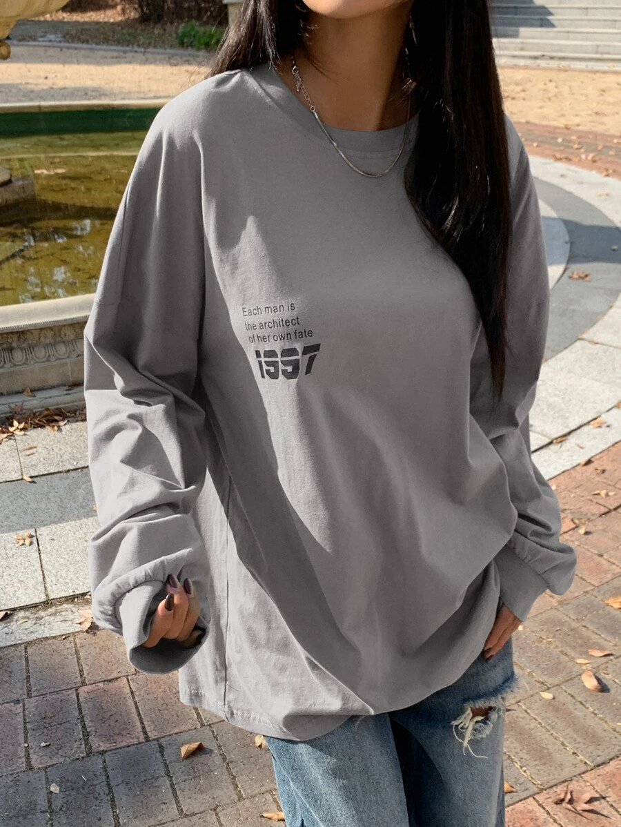 DAZY Slogan Đồ họa áo thun trễ vai Mỗi người đàn ông là kiến trúc sư cho số phận của chính mình 1997 - Xám - Xem 1