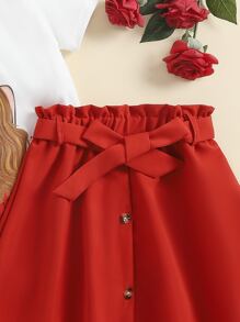 青少女圖形t卹和紙袋腰帶裙