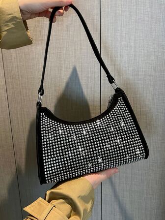 鉚釘裝飾流浪包時尚黑色