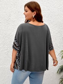 EMERY ROSE 大碼幾何印花蝙蝠袖T恤 - 深灰色 - 查看 2