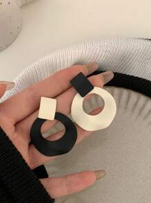 Two Tone Geometric Decor Earrings