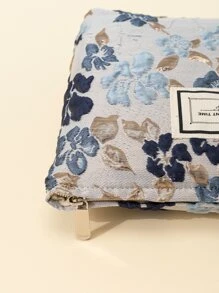 1个Y2K复古风蓝灰色大花朵压纹手柄高贵立体大容量防水旅行便携经典软六角包化妆包，适合女性和女孩，化妆包，化妆袋，护肤包，洗漱包，收纳袋，旅行必备，邮轮必备，宿舍必备，婚礼伴娘礼物，妈妈礼物，生日礼物，送给朋友和老师的礼物，家居装饰，浴室客厅卧室装饰，浴室收纳，珠宝收纳，唇油收纳，指甲油收纳，化妆包，化妆袋，化妆包，化妆品包，化妆品收纳，旅行，化妆袋，包，梳妆台，化妆袋，旅行必备，收纳袋，旅行必备，梳妆台配件，小化妆包，化妆袋，化妆品包，旅行必备，大容量，大化妆包、圣诞礼物、收纳袋、旅行、女士旅行必备礼物、收纳袋、手拿包/小手提包、化妆品收纳包、化妆品整理包、收纳袋、刷具收纳袋、迷你收纳袋、大容量收纳袋 - 彩色 - 查看 6