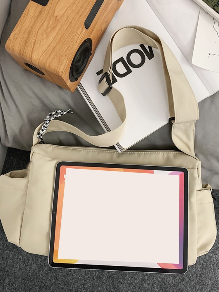Bolso hobo con diseño de parche de letra - Beis - Añade 4