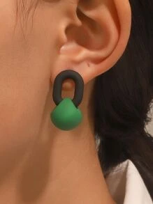 Pendientes de dos tonos con diseño geométrico