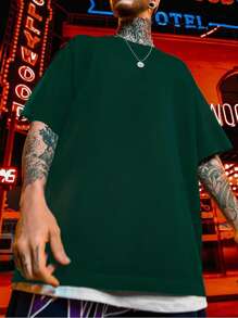 Manfinity Roghcode 男士卡通和字母圖案T恤 - 墨綠色 - 查看 2