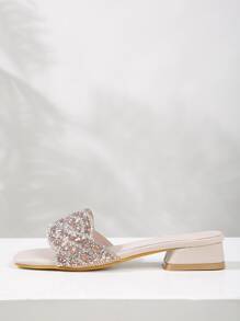 女士时尚低跟凉鞋，配有闪亮的金属链和水钻装饰，露趾，舒适的方头粗跟一脚蹬凉鞋，适合夏季、派对、日常穿着 - 杏色 - 查看 3