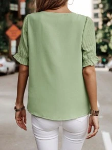 SHEIN LUNE 素色百褶細節荷葉袖V領襯衫 - 青檸色 - 查看 2