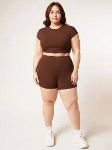 SHEIN BASICS 實色短款t恤和自行車短褲套裝（大尺寸） - 巧克力棕 - 查看 3