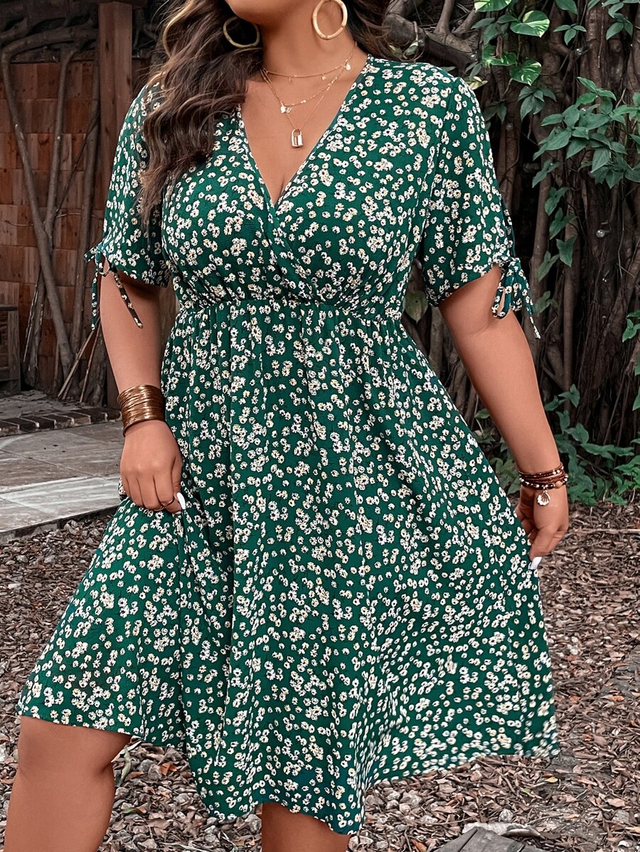 SHEIN Holidaya Plus Ditsy Floral Print Knot Cuff Dress - Multicolor - View 1