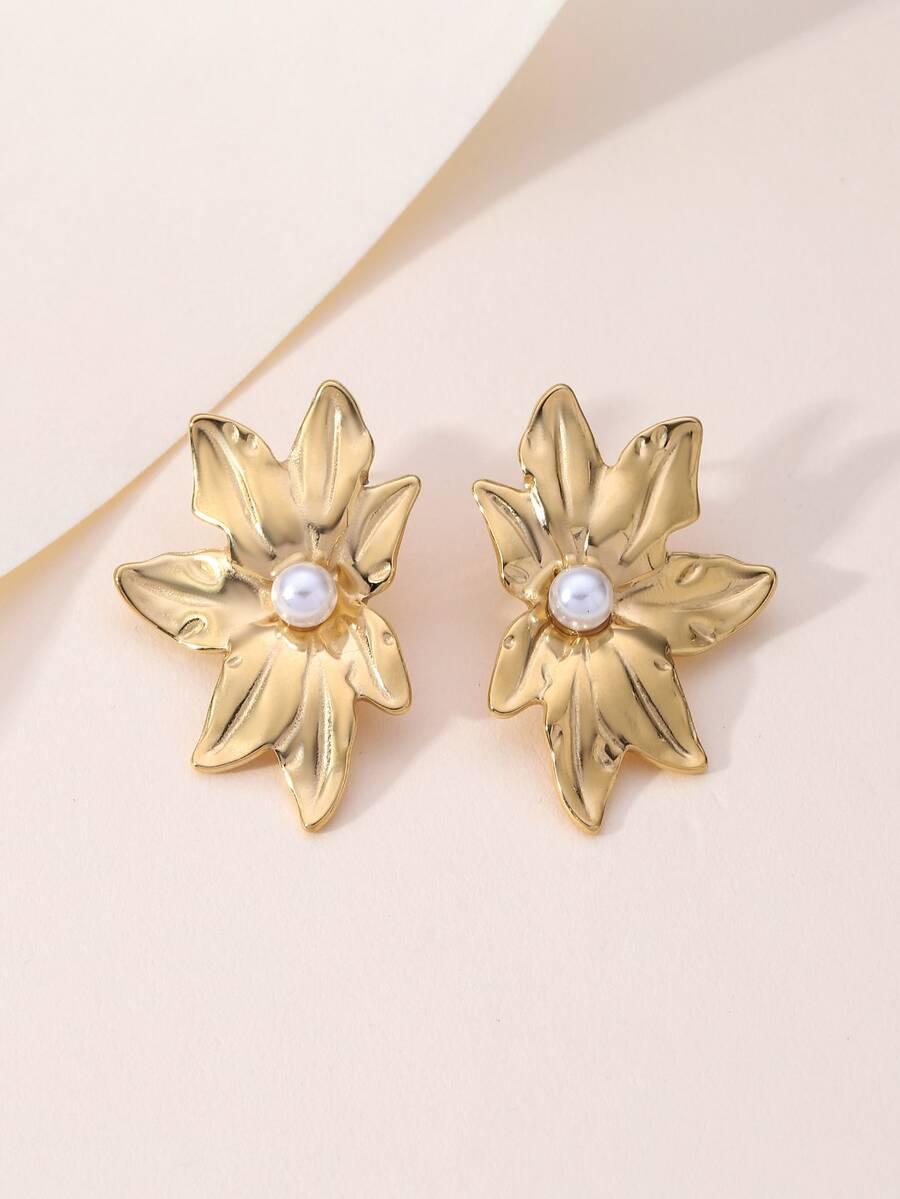 Faux Pearl Decor Flower Design Stud Earrings - Yellow Gold - View 1