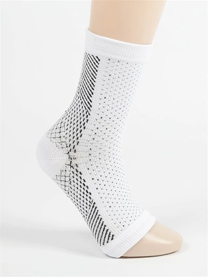 1雙條紋圖案運動襪子