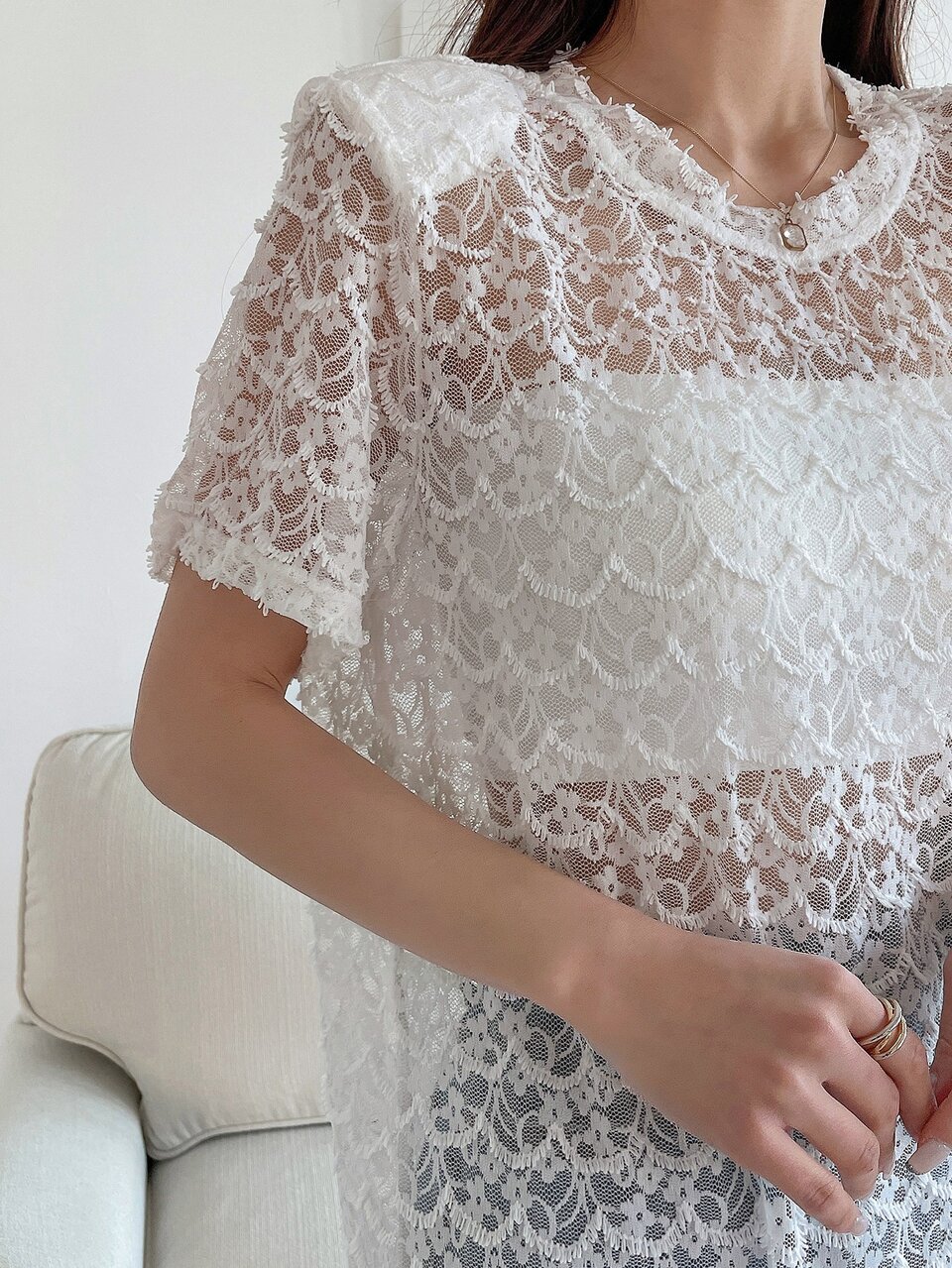 Solid Shoulder Pad Lace Tee Without Tube Top