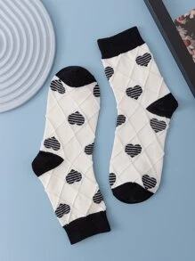 愛心圖案中筒襪 - 黑與白 - 查看 2