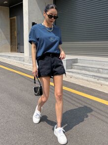 DAZY Camiseta de hombros caídos con bordado de mariposa - Azul Marino - Ver 4