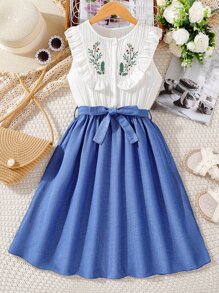 Chicas Vestido con cinturón con bordado floral ribete con fruncido - Azul y blanco - Ver 1