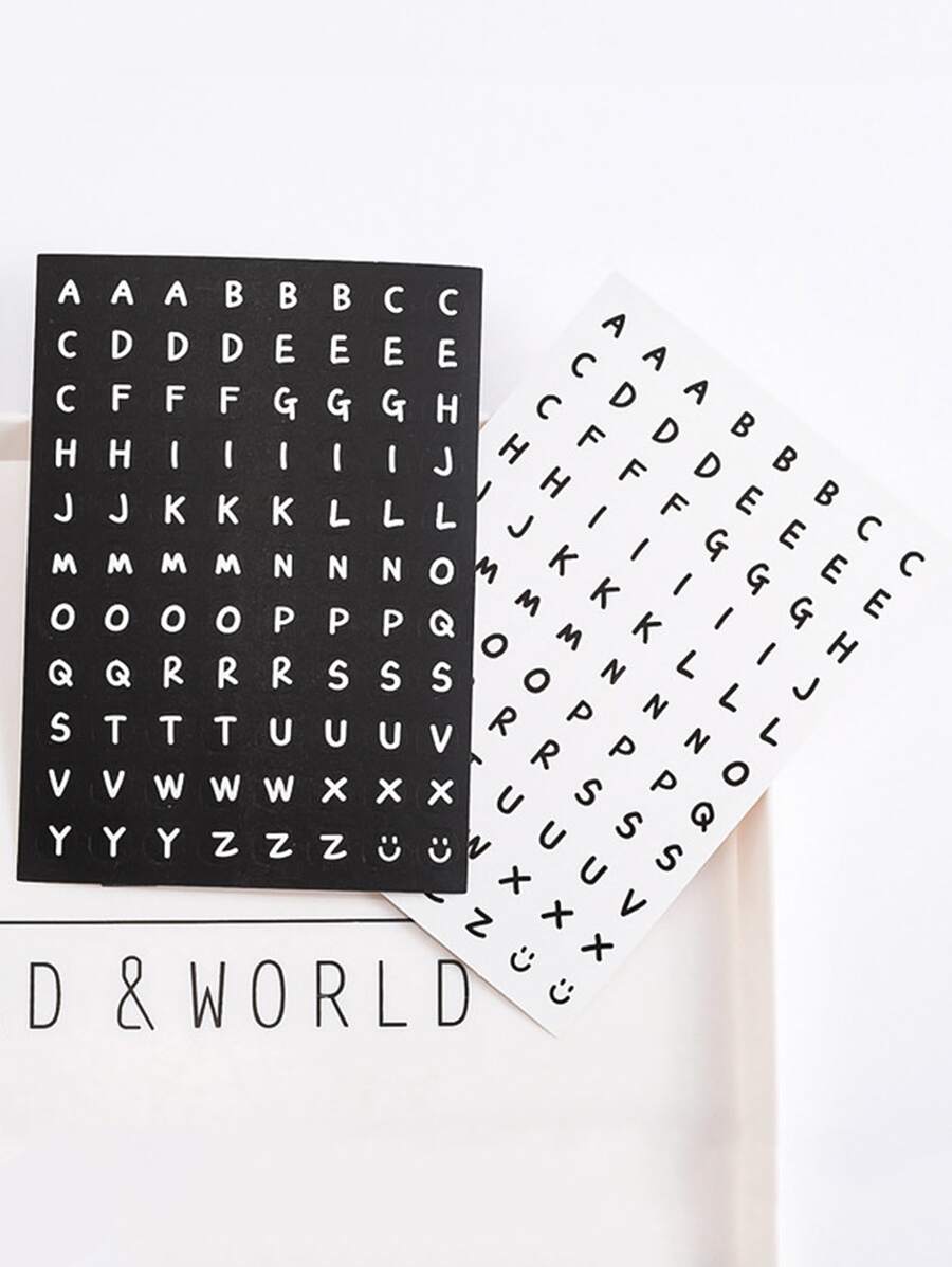 2入組字母圖案貼紙 - 黑與白 - 查看 1
