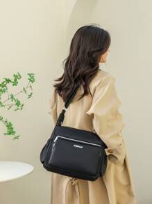 簡約金屬裝飾斜挎包書包適合畢業生、青少年女孩、新生、大二、大三和大四學生、大學和高中，非常適合戶外、旅行和返校 - 黑色 - 查看 5