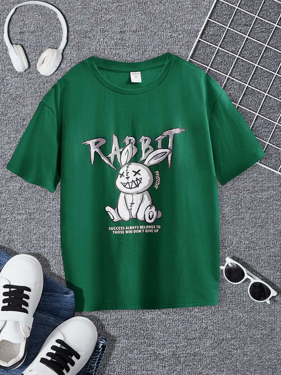 SHEIN Chicos Camiseta con estampado de slogan y dibujos animados - Verde Oscuro - Ver 1