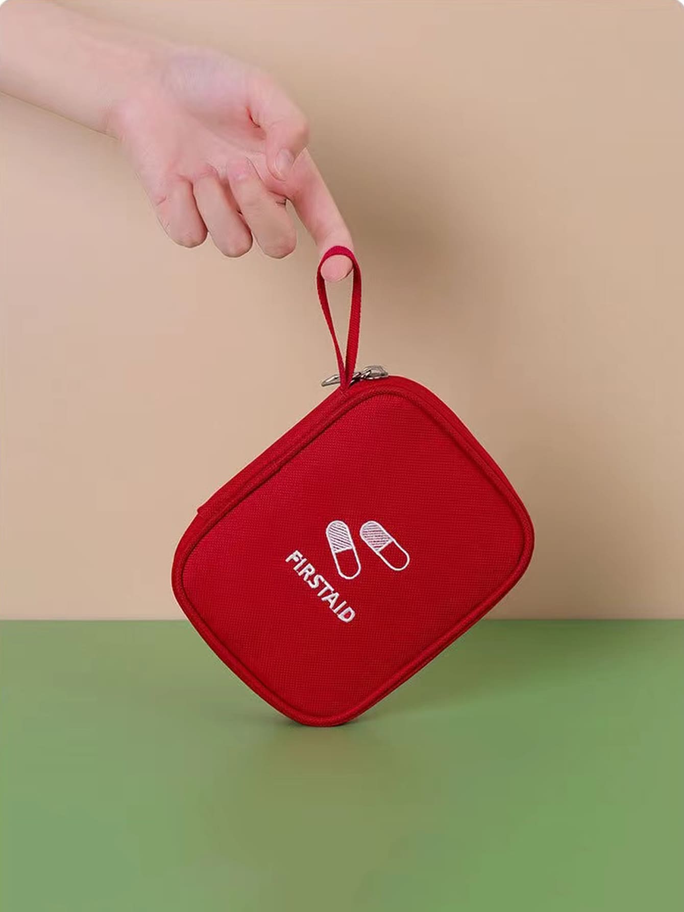 Portable Medicine Storage Bag First Aid Kit Bag,Empty Medical Storage Bag,Response Trauma Bag for Travel,for Home,Survival Supplies ,for Kids,for Camping - Red - View 1