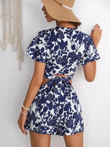 SHEIN VCAY Floral Print Tie Back Crop Top & Shorts - Navy Blue - View 2