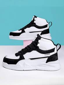 運動板鞋適用於男孩雙色字母貼飾高幫前綁帶運動鞋