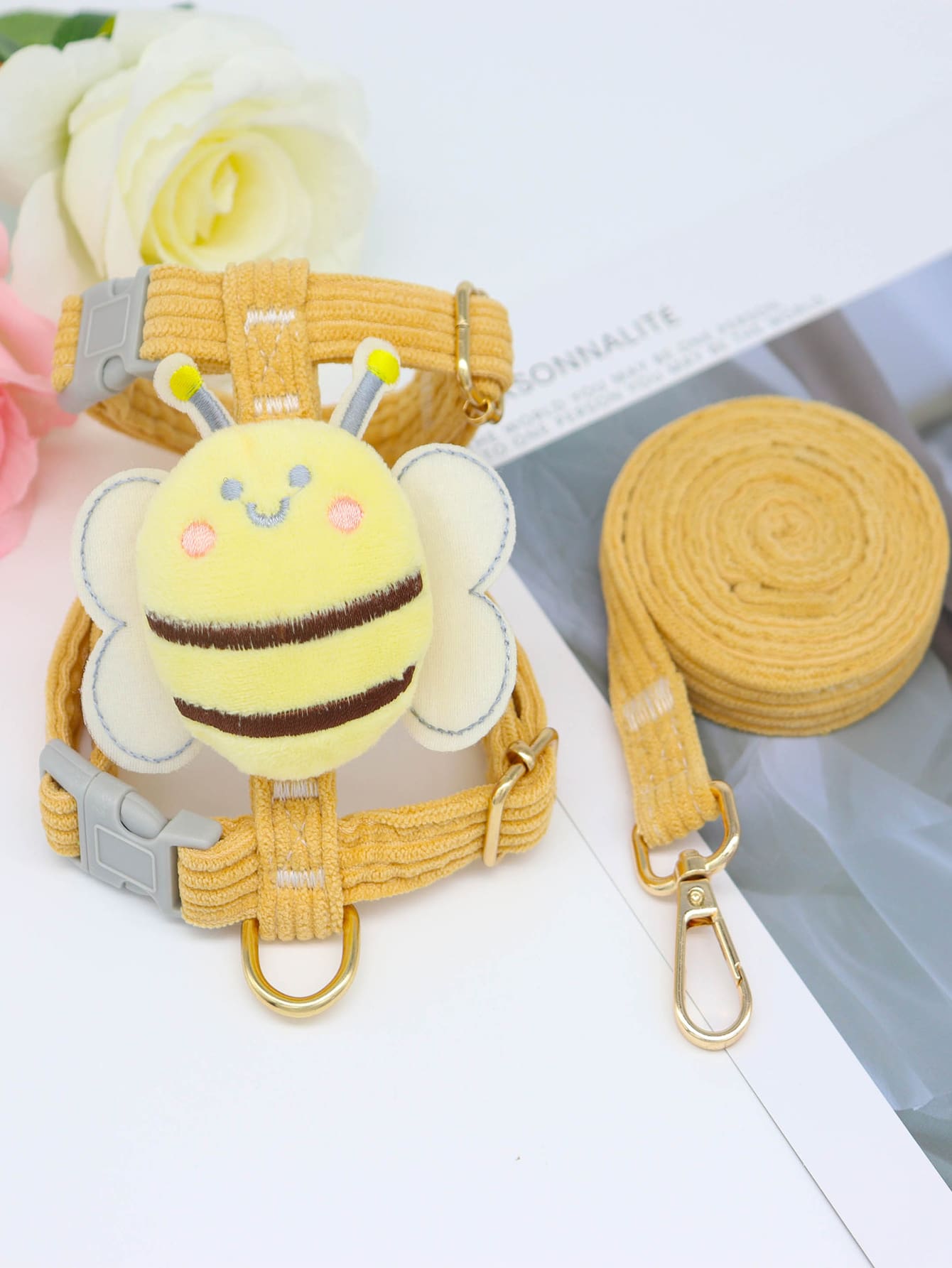 新款寵物蜜蜂型可調式防脫離背帶和牽引繩，適合中小型寵物 - 黃色 - 查看 1
