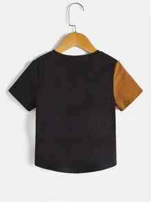 SHEIN Camiseta de punto cómoda de cuello redondo y manga corta para deportes y ocasiones informales para niño joven con bloque de color - Marrón - Ver 3