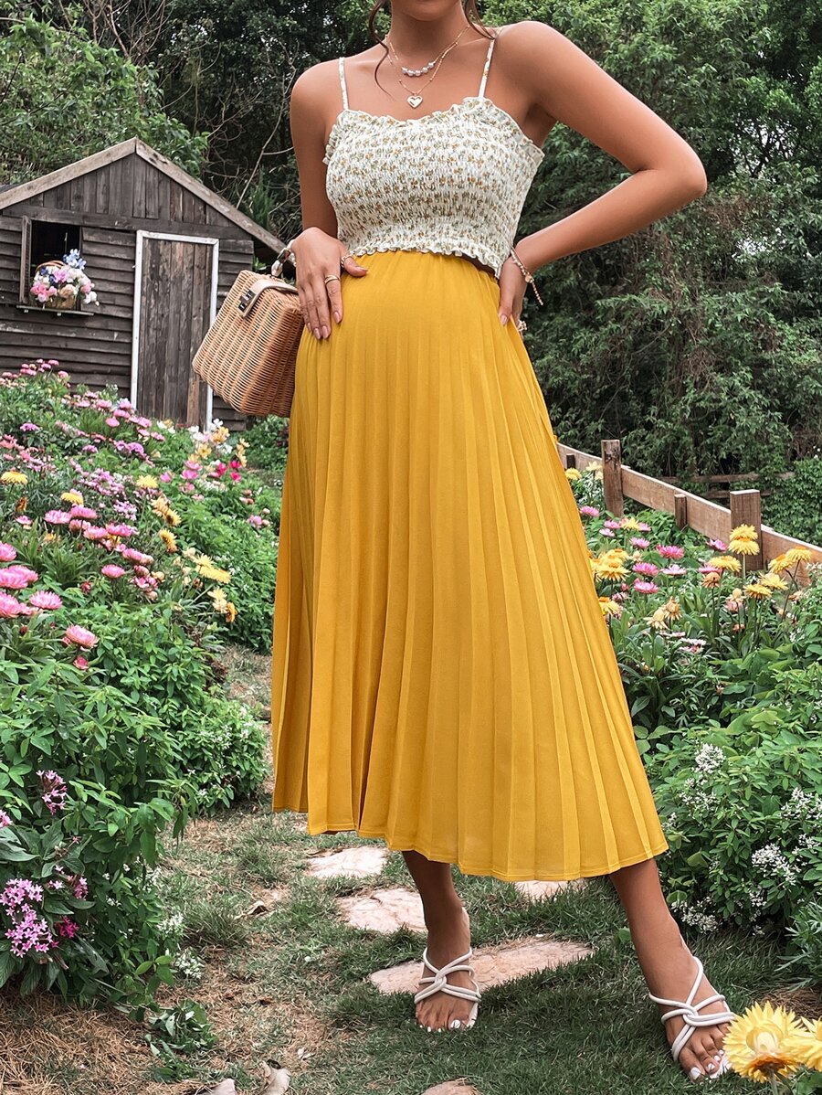 SHEIN 孕婦小碎花打攬吊帶上衣和百褶半身裙