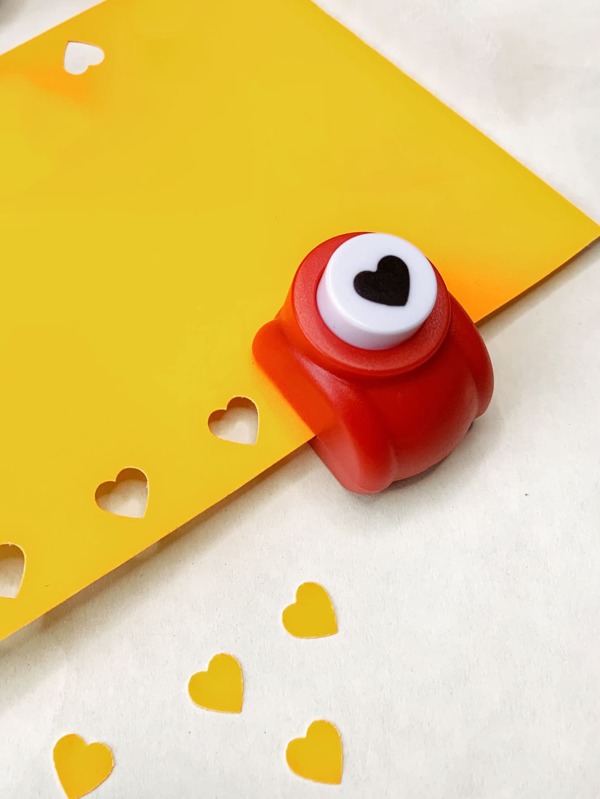 1 pieza Perforadora con diseño de corazón, Vuelta al colegio, Útiles escolares