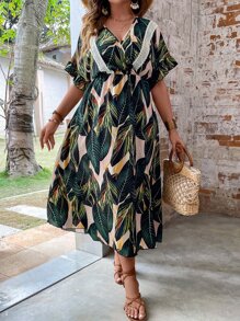 SHEIN LUNE Plus Tropical Print Guipure Lace Insert Batwing Sleeve Dress - Green - View 1